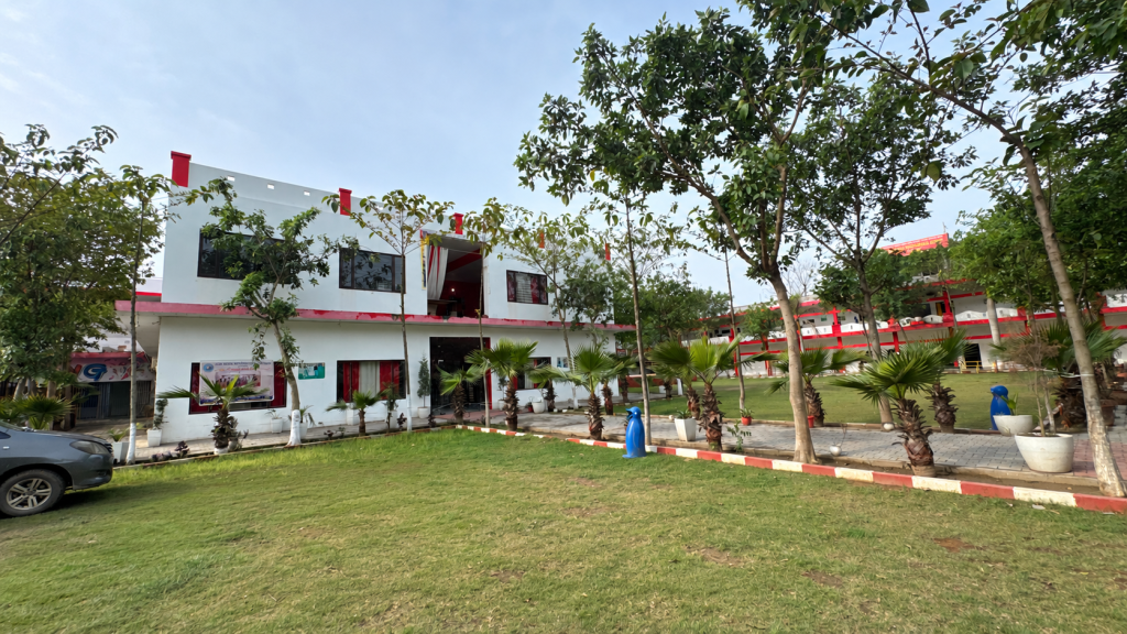 School campus photograph